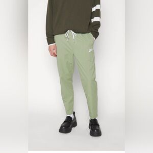 Nike Men's Light Green Joggers